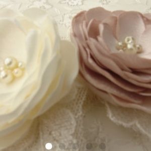 COPY - Champagne Ivory Flower Brooch Pins or Hair…